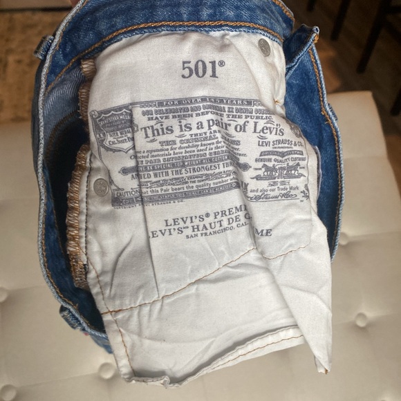 Levi’s 501 Original Short in Athens Mid Short - Picture 8 of 12